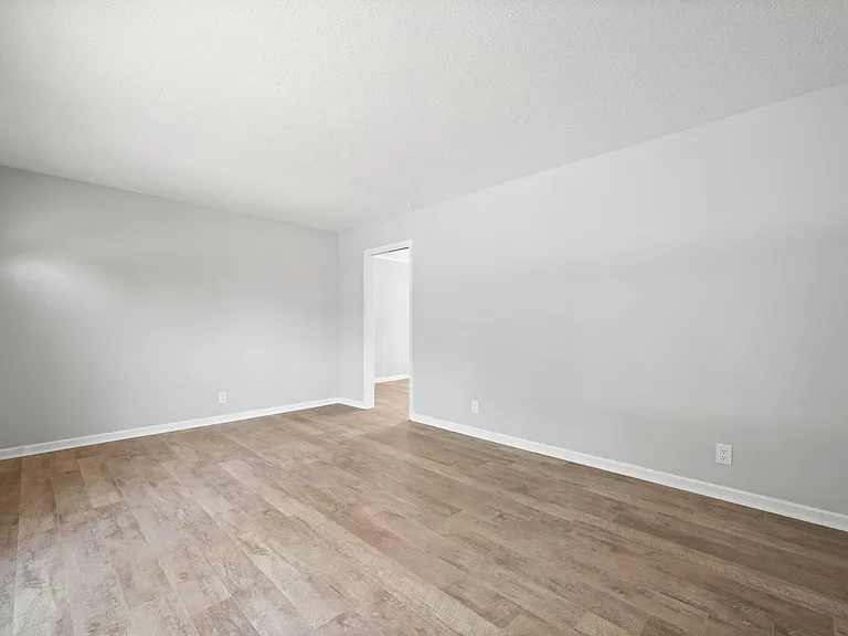 208 Aster Dr — Photo 7
