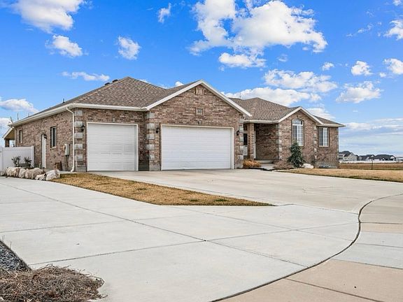 RV Pad, 3 Car Garage