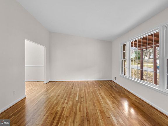 5th image of 6916 Pine Valley Dr