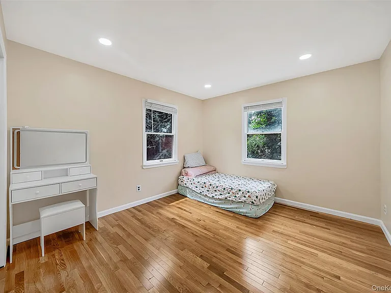 2 Berkeley Pl — Photo 19