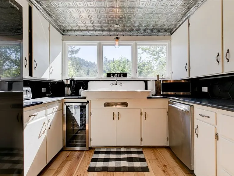 20600 NW Kings Grade Rd — Photo 30