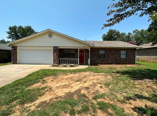 1305 N Pittsburg Ave, Russellville, AR 72801