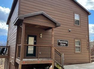 709 Deerfoot Dr, Gatlinburg, TN 37738