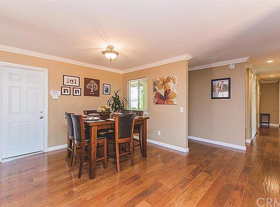 4th image of 233 E Banyan St