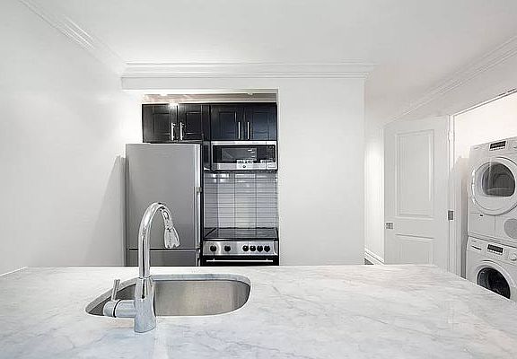 2nd image of 402 E 12th St APT 1W