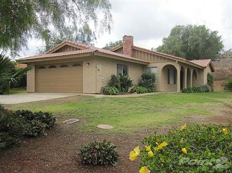 138 Lillian Way, Fallbrook