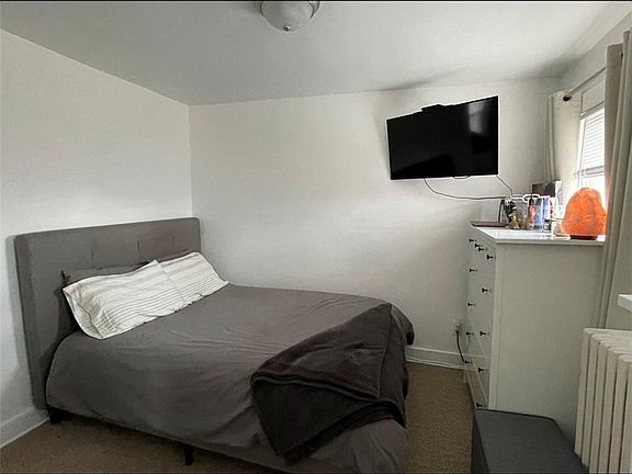 5th image of 76 Benson St Floor 2
