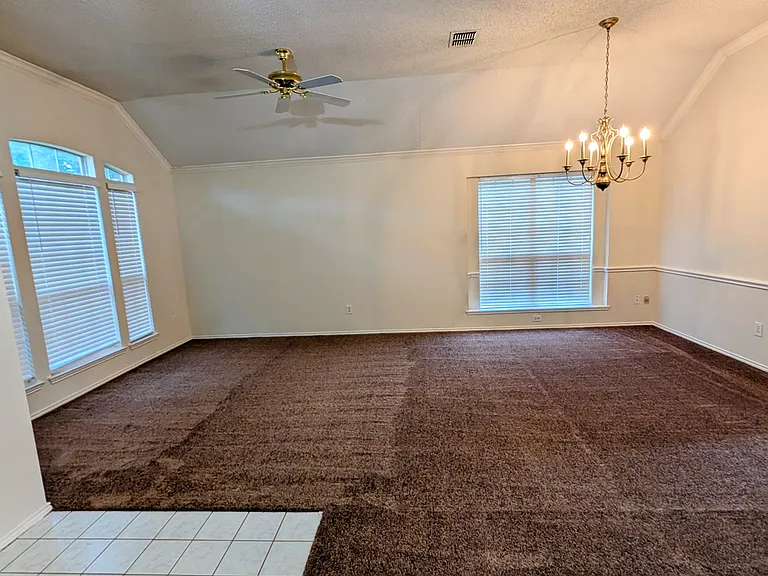 10610 Nashville Dr — Photo 5