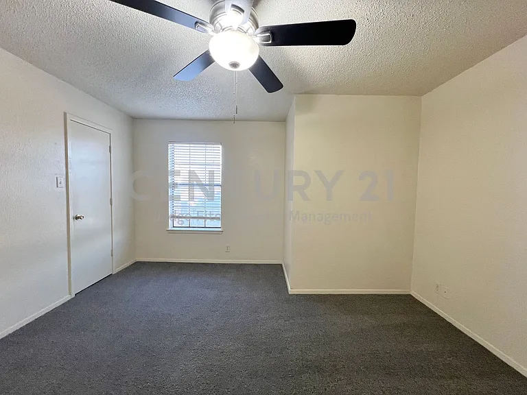 929 W Hickory St #A-14 — Photo 11