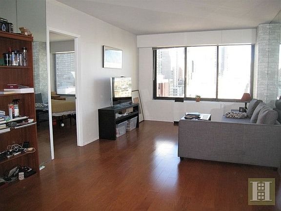3rd image of 200 E 61st St APT 20C