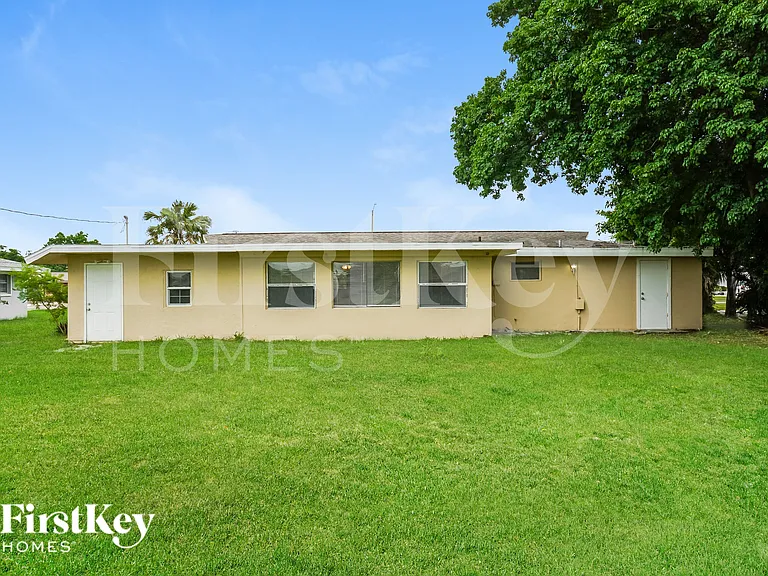 3567 Harbor Blvd — Photo 16