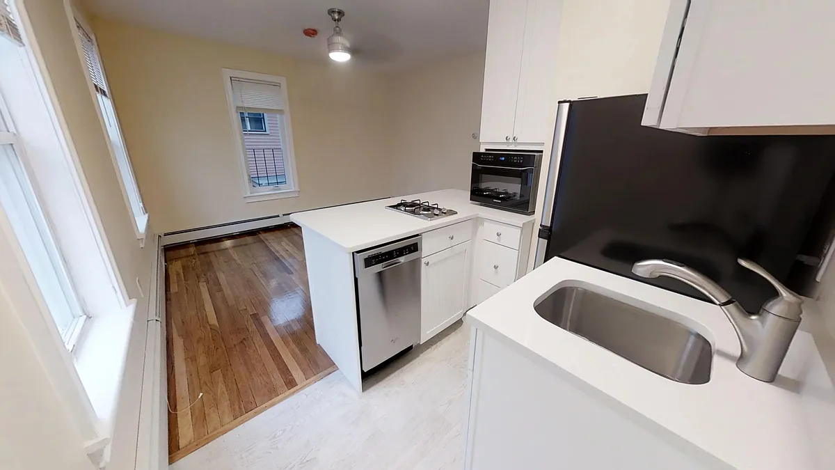 Building Photo - 65 Walden St #3L
