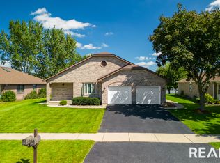 1573 Galway Dr, Aurora, IL 60505