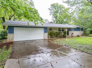2525 W Weatherly Dr, Springfield, MO 65807