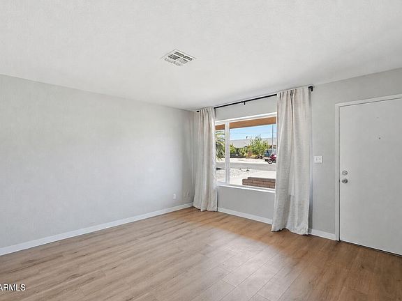 4th image of 2519 E ANDERSON Drive