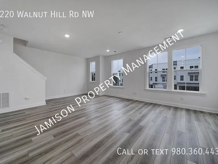 9220 Walnut Hill Rd NW — Photo 10