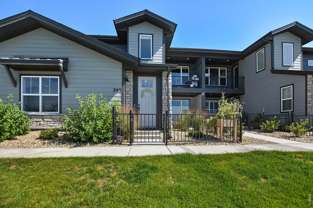6826 School House Dr #203