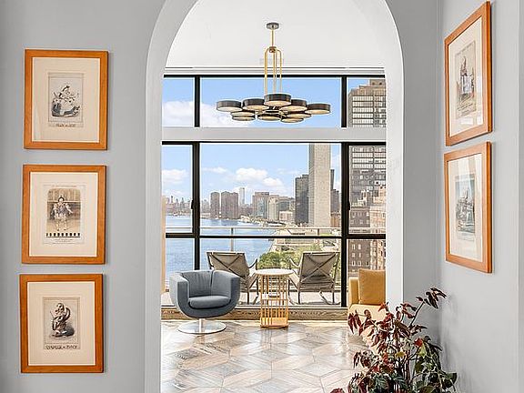 5th image of 450 E 52nd St #Penthouse