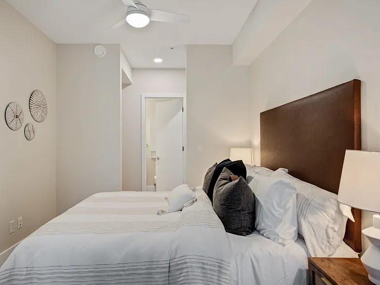 45 Gorge Rd E — Photo 93