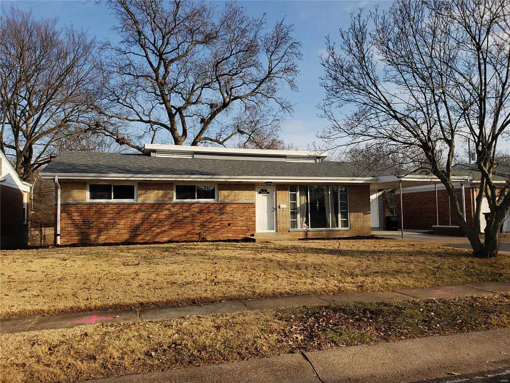 1140 Burch Ln photo 1