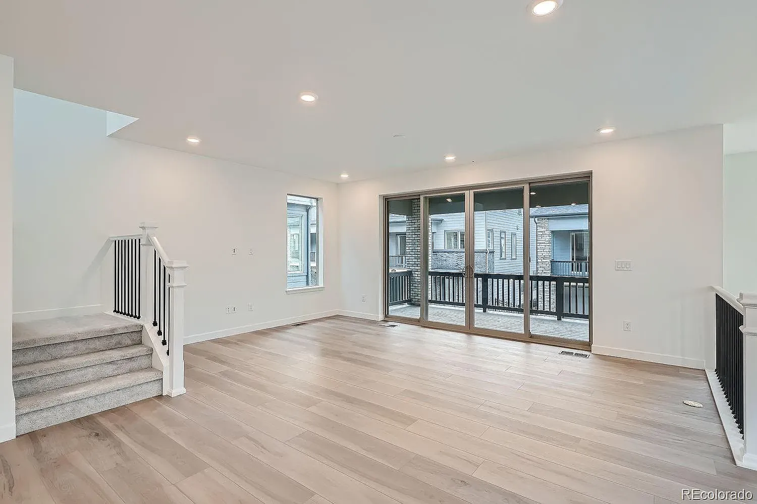 4 bed, 3.5 bath, 2356 sqft, $4,250 — Photo 3