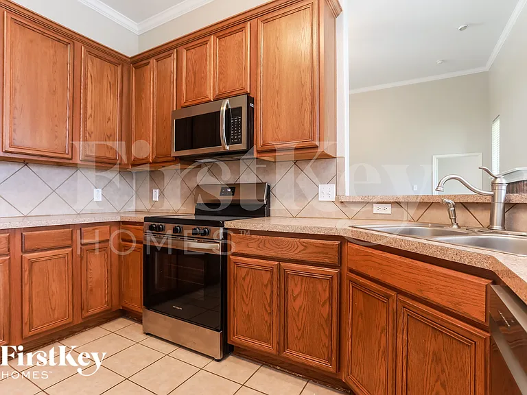 1731 Vista Ridge Dr W — Photo 8