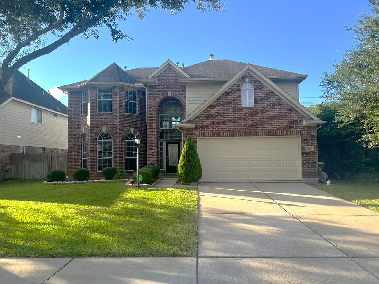 5 bed, 3.5 bath, 3077 sqft, $2,950 — Photo 2