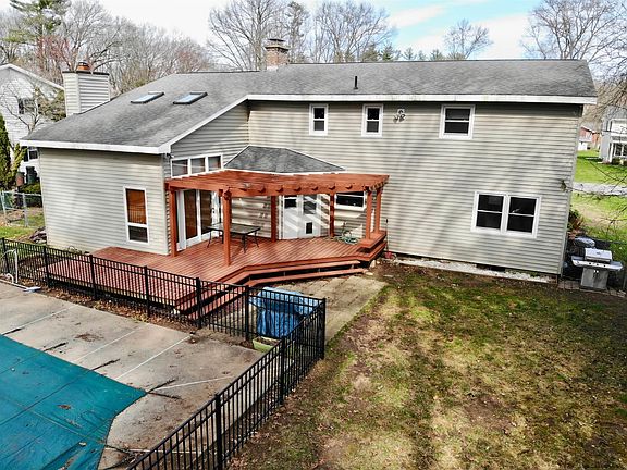 4th image of 23 Underwood Dr