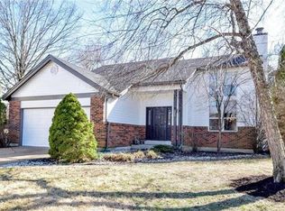 324 Reindeer Dr, Ballwin, MO 63021