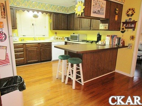3rd image of 636 Cloverdale Dr