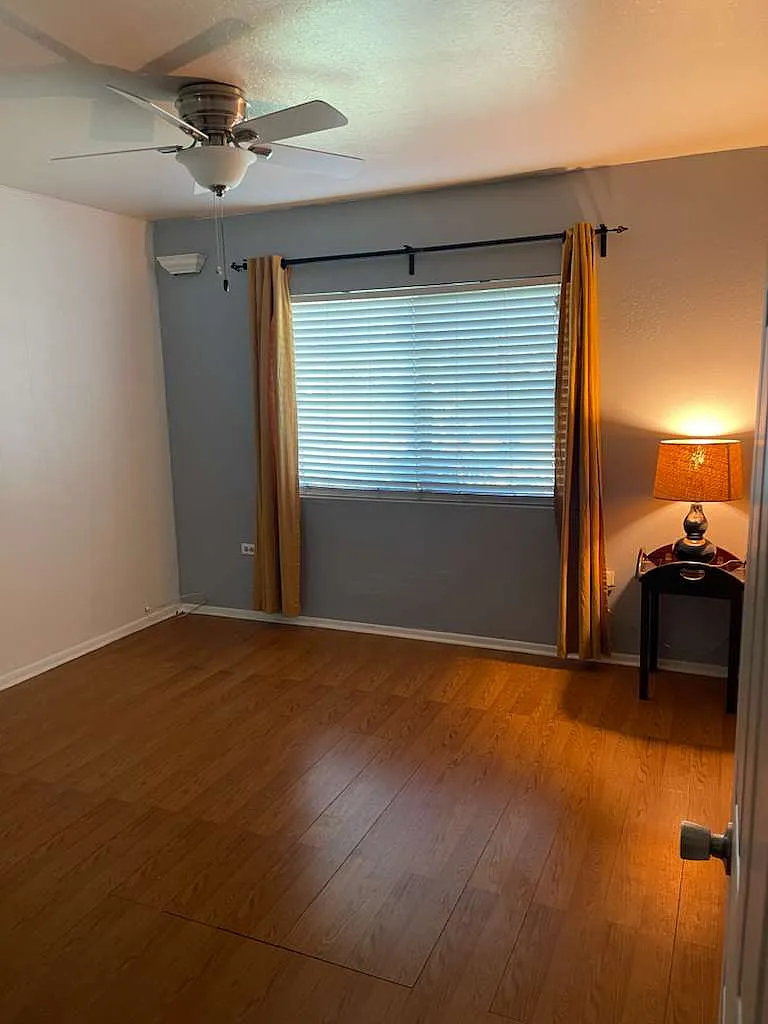 1001 E Whitton Ave — Photo 2