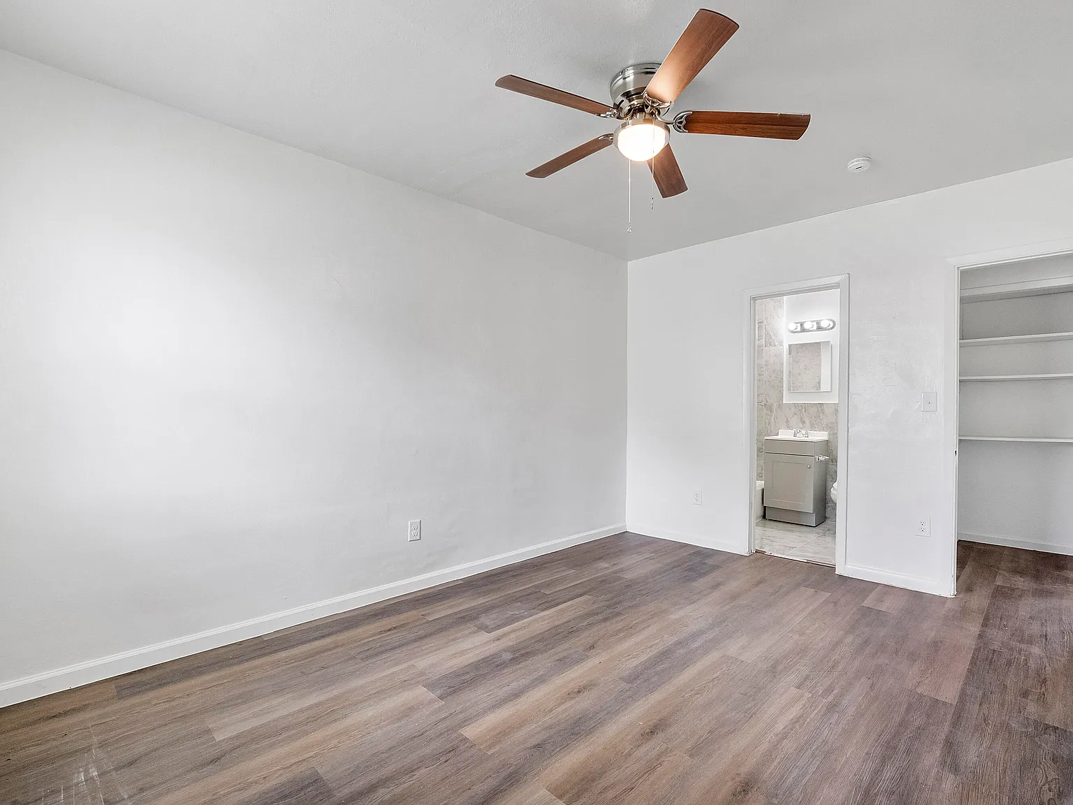2 bed, 2.0 bath, 900 sqft, $2,100 — Photo 4