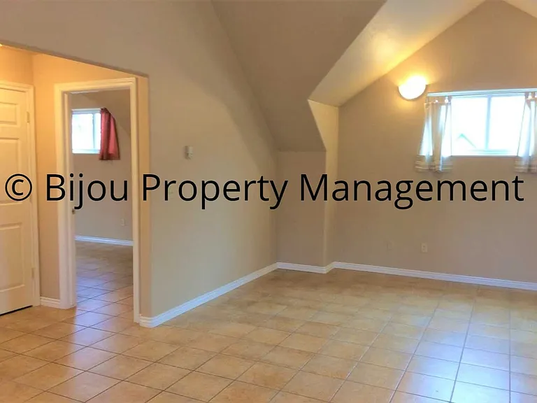 528 E Bijou St #B — Photo 6