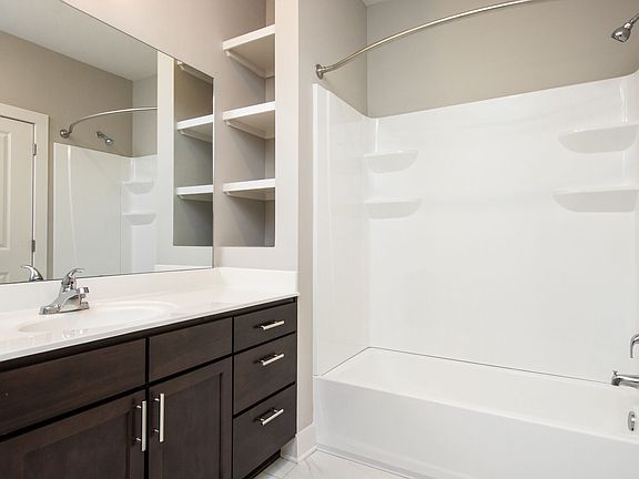 3rd image of 802 S 6th St #213204
