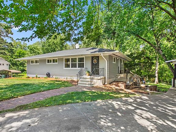 2nd image of 119 Azalea Cir