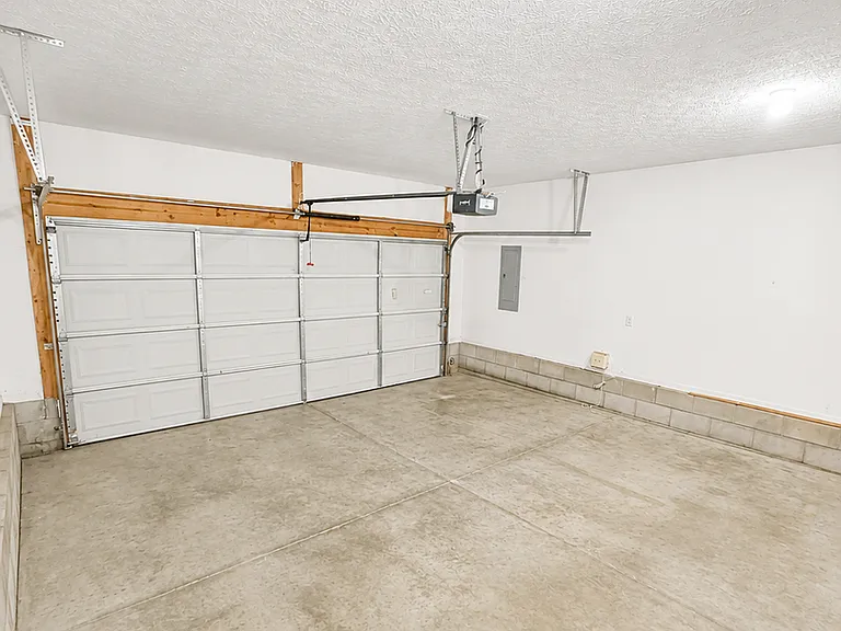 10417 Leven Blvd — Photo 23