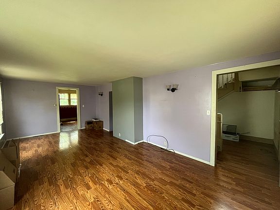3rd image of 303 S Illinois St
