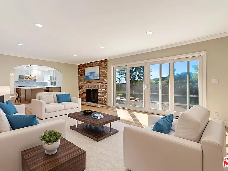 16608 Park Lane Cir — Photo 11