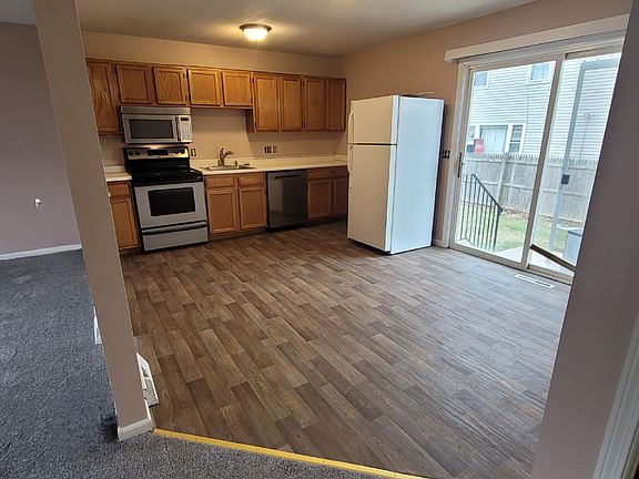 3rd image of 7 Fitzpatrick Ln