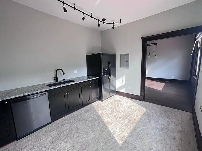 1025 Scott St #2 — Photo 8