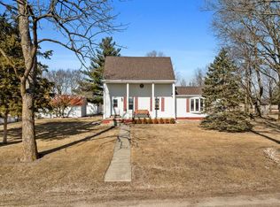 2411 Goldberg Rd, Bloomington, IL 61705