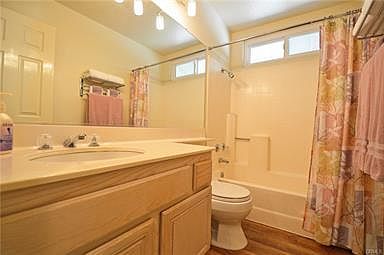 4th image of 3019 Plum St