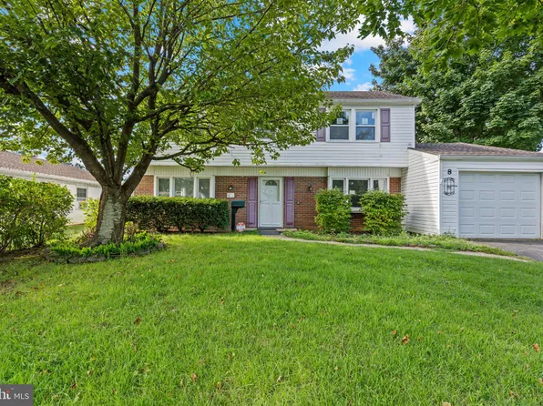 8 Holton Ln, Willingboro, NJ 08046