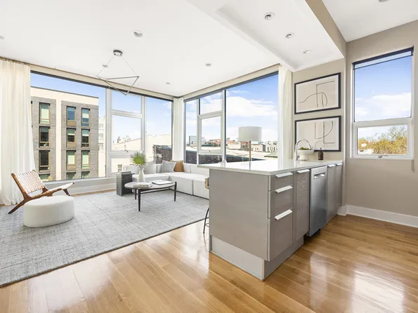 128 Newton Street image 1 of 9