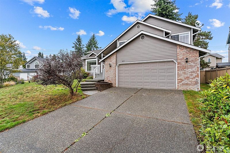 5th image of 604 213TH Street SW