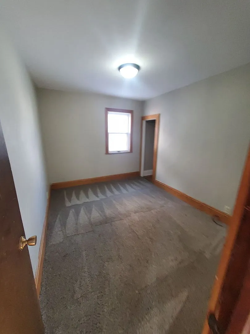 6118 25th Ave. (Duplex) — Photo 2
