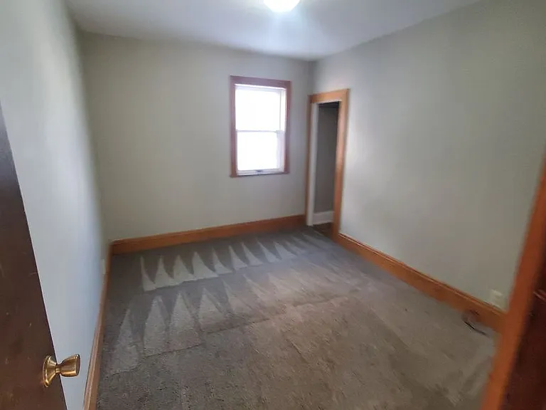6118 25th Ave. (Duplex) — Photo 2
