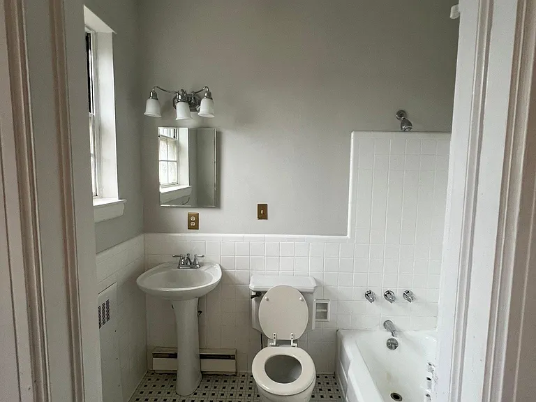 610 S Park St #A2 — Photo 5