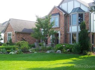 1749 Old Homestead Dr, Rochester Hills, MI 48306