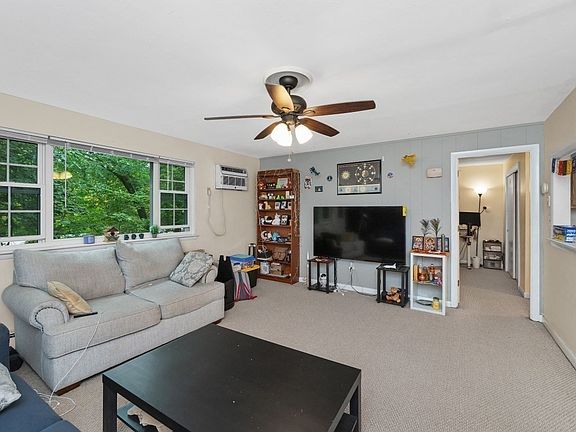 5th image of 56 Jacqueline Rd APT 8